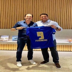 开云APP下载-老板罗纳尔多穿的第一件克鲁塞罗球衣 卖了1万欧